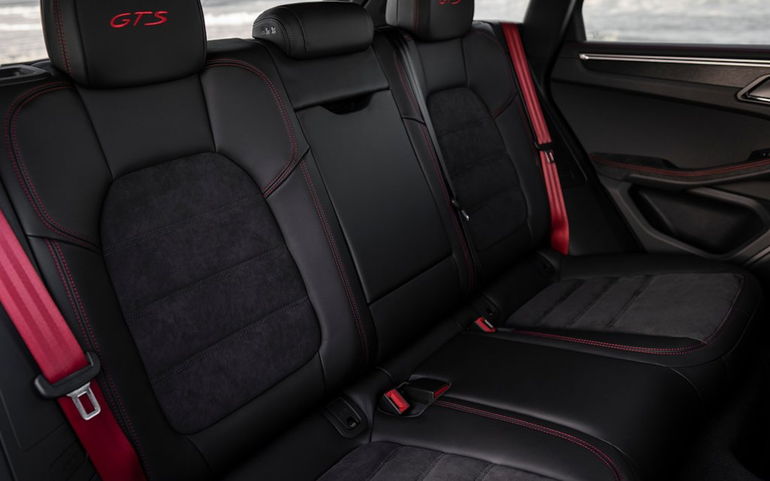 Comparison Audi RS Q3 2020 vs Porsche Macan GTS 2020 SUV Drive